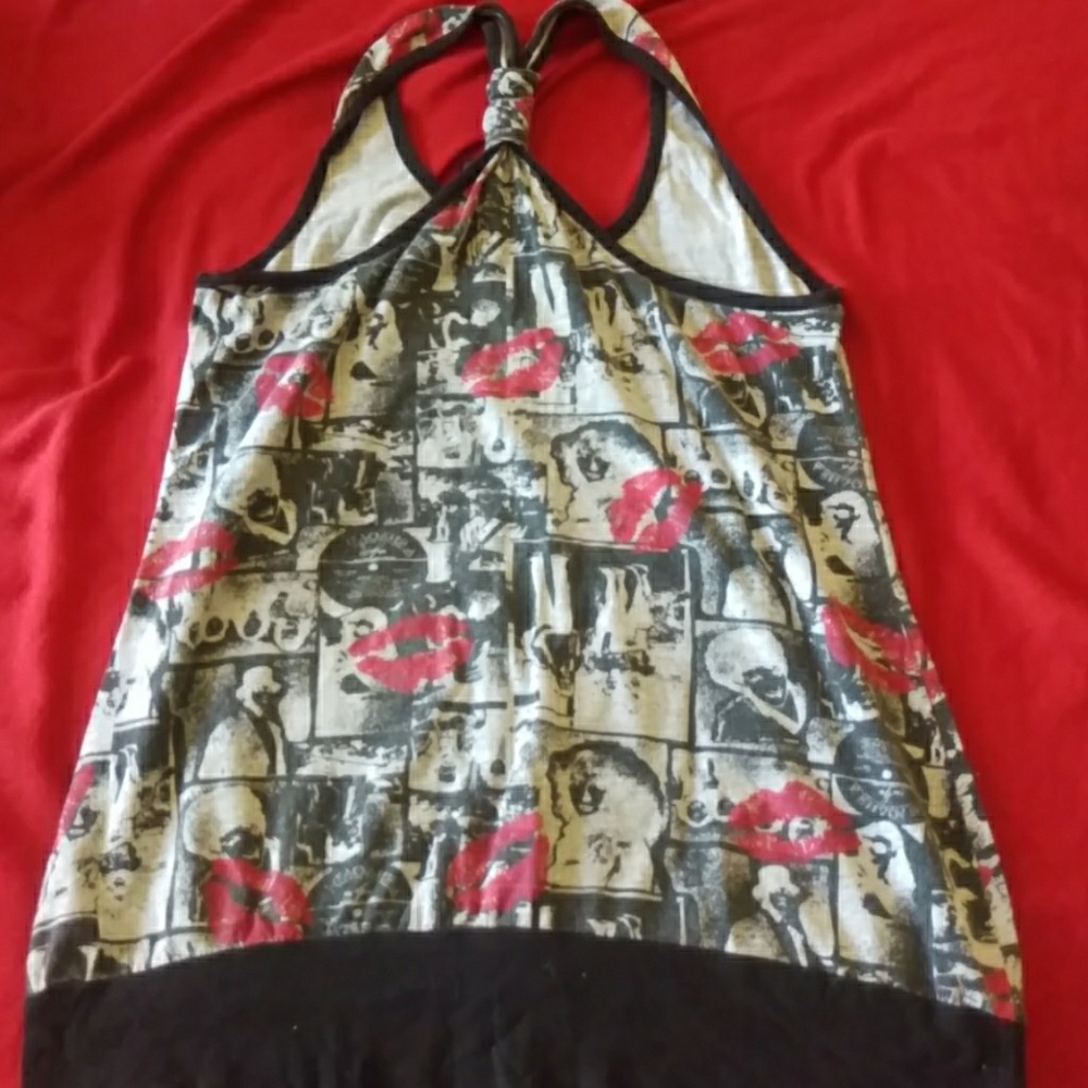 Michelle razor back red lip tank top - Picture 2 of 5